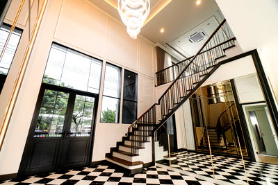 Houses for rent เทสโก้โลตัส ลำลูกกา คลอง 6 : Setthasiri Wongwaen - Chatuchot  5 bedrooms, for rent