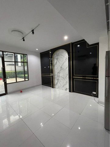 รูป HR2813ให้เช่าโฮมออฟฟิศ 4 ชั้น โครงการ Chic District ราม 53 เหมาะทำออฟฟิศ เดินทางสะดวก - รูปที่ 4/9