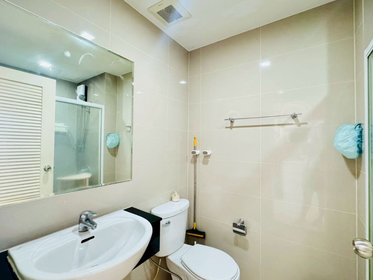 รูป 🏢 ขายคอนโด Airlink Residences ห้องสวย พร้อมอยู่ ใกล้ ARL ลาดกระบัง เพียง 1.45 ล้านบาทเท่านั้น! ติดถนนร่มเกล้า เดินทางสะดวก ใกล้สนามบิน ✈️✨ - รูปที่ 6/6