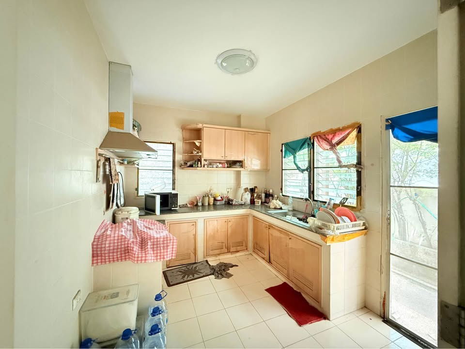 picture Single-family home for sale, ready to move in.  Setthasiri Village, Wongwaen-Sukhaphiban 2 - 9/16