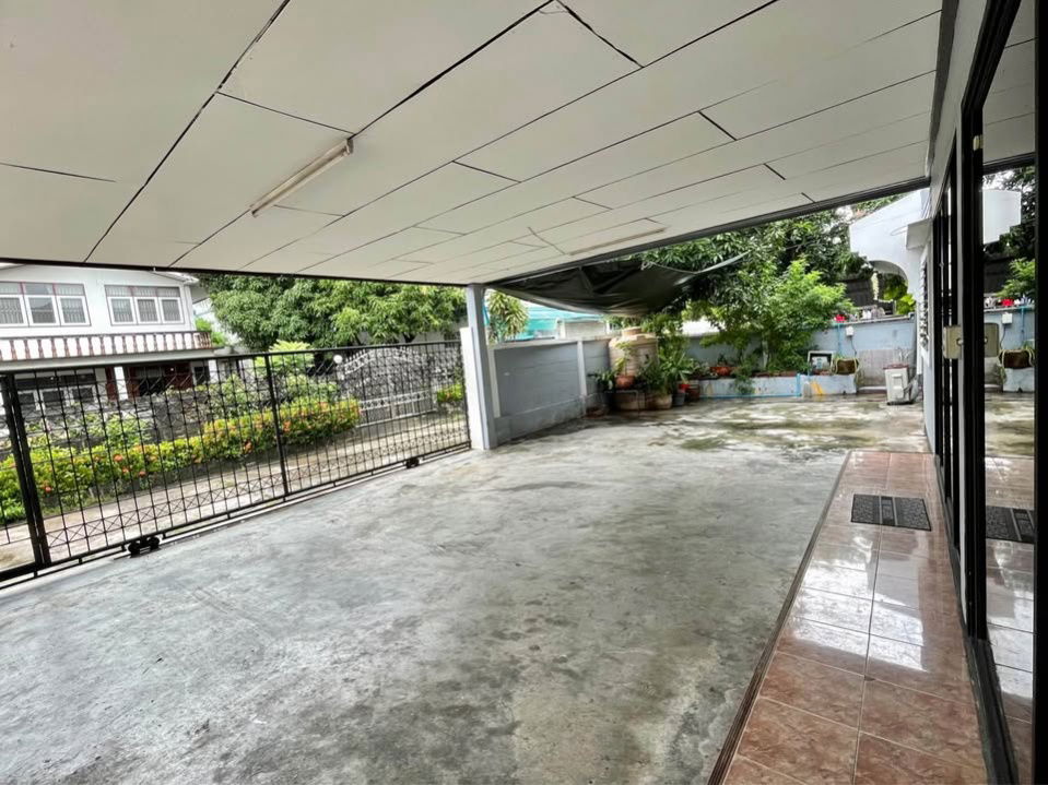 รูป ให้เช่าบ้านเดี่ยว2ชั้น ตกแต่งใหม่ นวมินทร์ 42 เลี้ยงสัตว์ได้  - รูปที่ 2/13