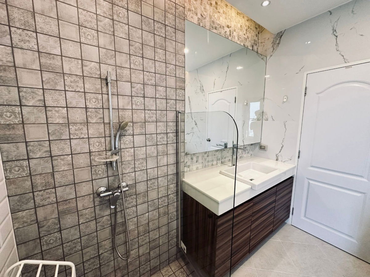 picture Affordable Luxury Modern Style House in a village next to Regent International School - 14/20