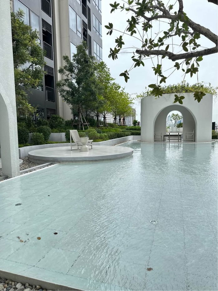 picture For rent✨ Reference Sathorn - Wongwianyai  🔥 Line ID @034etfin 📲 Studio ✨ BTS Wongwianyai 130 meters 💚 - 14/18