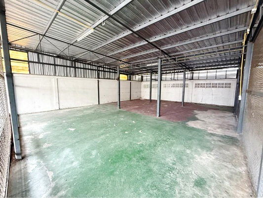 picture FOR RENT DETACHED HOUSE WAREHOUSE NAVAMIN 42 / 3 bedrooms 3 bathrooms / 100 Sqw. 300 Sqm. **22,000** CLOSE TO PATTAVIKORN MARKET - 11/13