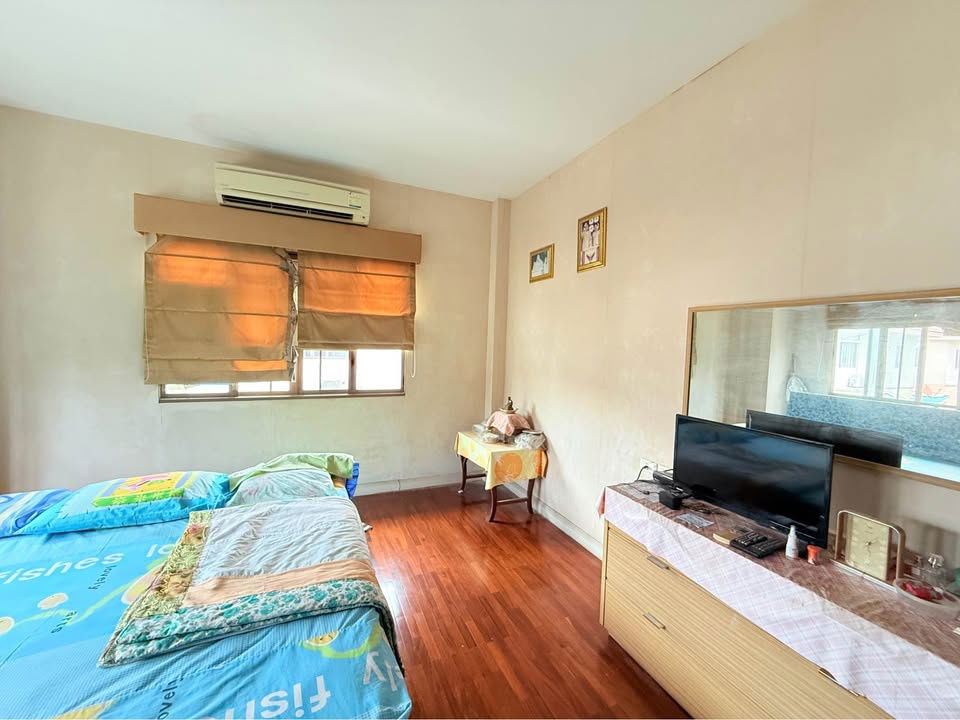 picture Single-family home for sale, ready to move in.  Setthasiri Village, Wongwaen-Sukhaphiban 2 - 12/16