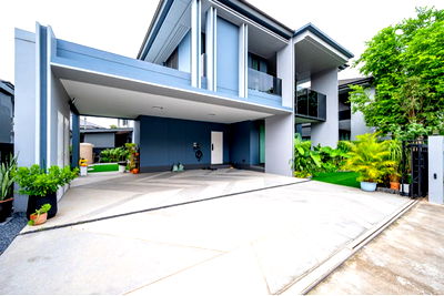 บ้านเดี่ยว สถาบันบัณฑิตพัฒนบริหารศาสตร์ (นิด้า) : ขาย🔊 เศรษฐสิริ กรุงเทพ กรีฑา 2 บ้านเดี่ยวในโครงการอยู่ในทำเลเยี่ยมของย่านศรีนครินทร์📲0809895553 k.jin