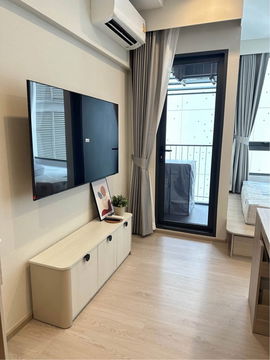 For rent✨ Reference Sathorn - Wongwianyai  🔥 Line ID @034etfin 📲 Studio ✨ BTS Wongwianyai 130 meters 💚