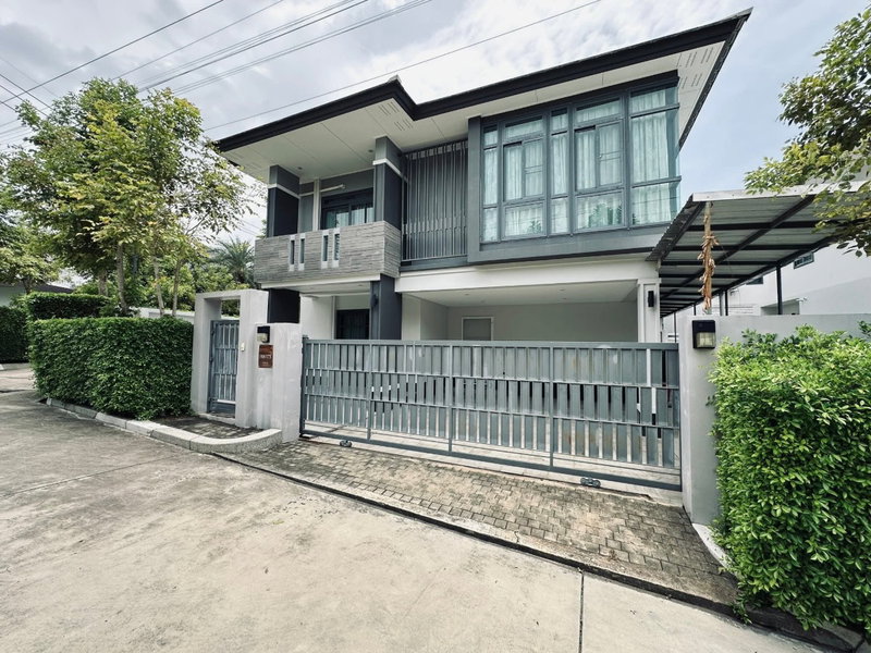 ขายบ้านเดี่ยว : บ้านเดี่ยวโครงการหรูอยู่ถัดจาก รร. นานาชาติพัทยารีเจ้นท์(