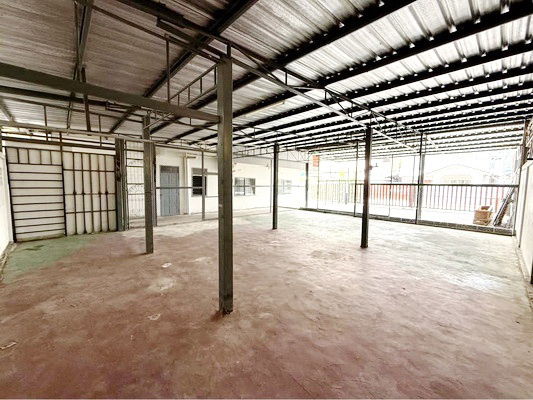 picture FOR RENT DETACHED HOUSE WAREHOUSE NAVAMIN 42 / 3 bedrooms 3 bathrooms / 100 Sqw. 300 Sqm. **22,000** CLOSE TO PATTAVIKORN MARKET - 8/13