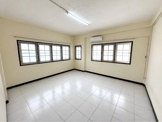 picture FOR RENT DETACHED HOUSE WAREHOUSE NAVAMIN 42 / 3 bedrooms 3 bathrooms / 100 Sqw. 300 Sqm. **22,000** CLOSE TO PATTAVIKORN MARKET - 7/13