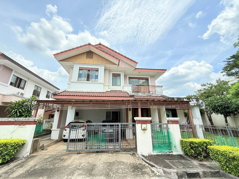 Single-family home for sale, ready to move in.  Setthasiri Village, Wongwaen-Sukhaphiban 2