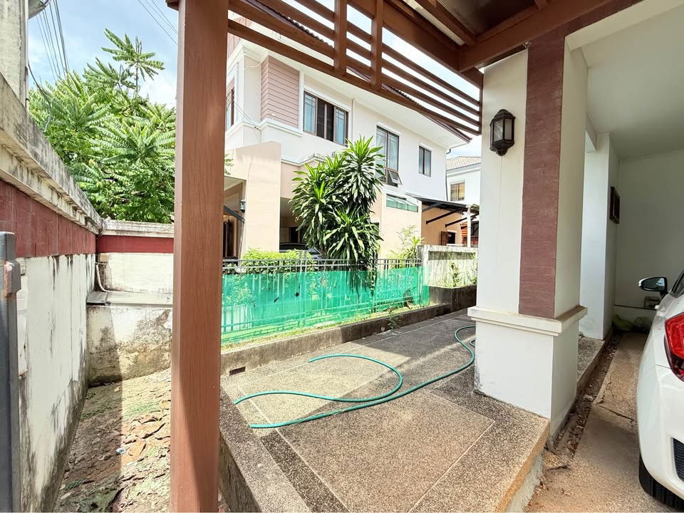 picture Single-family home for sale, ready to move in.  Setthasiri Village, Wongwaen-Sukhaphiban 2 - 4/16