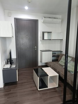 Don't delay! 🔥🔥For rent: The Base Park West Sukhumvit 77. Beautiful room, exactly as pictured. Fully furnished + washing machine included‼️
