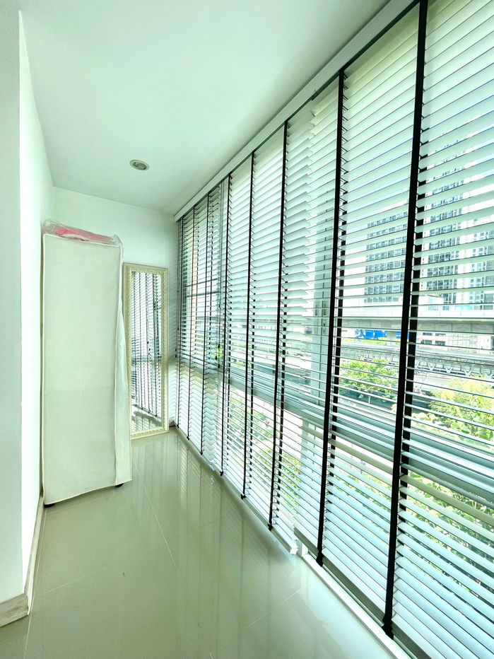 picture Citrine Sathorn Condo for sale, 100 meters from Wongwian Yai BTS Station Line OA: @017sfxil - 8/17