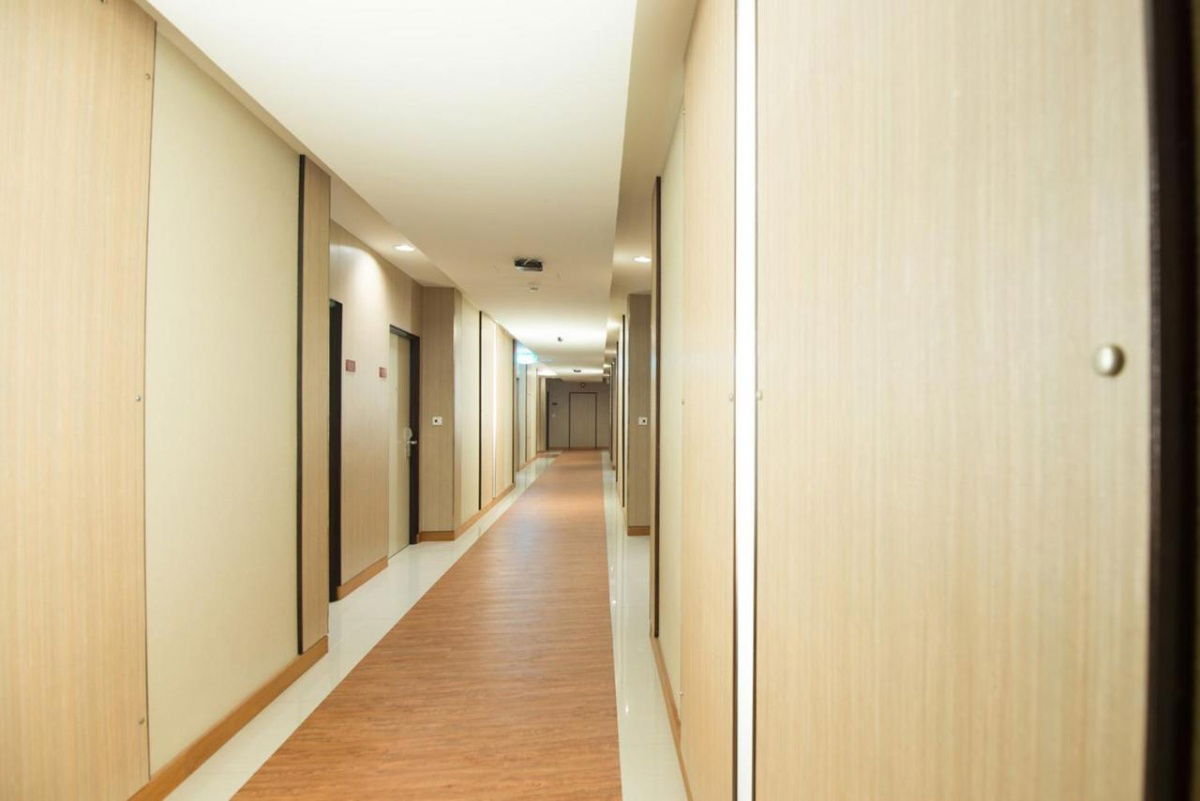 picture 4-star hotel for sale, 90 rooms, ready to continue operations immediately. Luxurious and beautifully decorated, Soi Sukhumvit , near BTS station. - 14/18