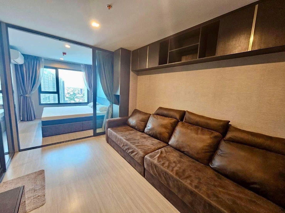 picture Y004💥Condo Life Ladprao💥Fully furnished, has a walk-in closet, near BTS Ha Yaek Lat Phrao, MRT Phahon Yothin, opposite Central Ladprao, - 5/10