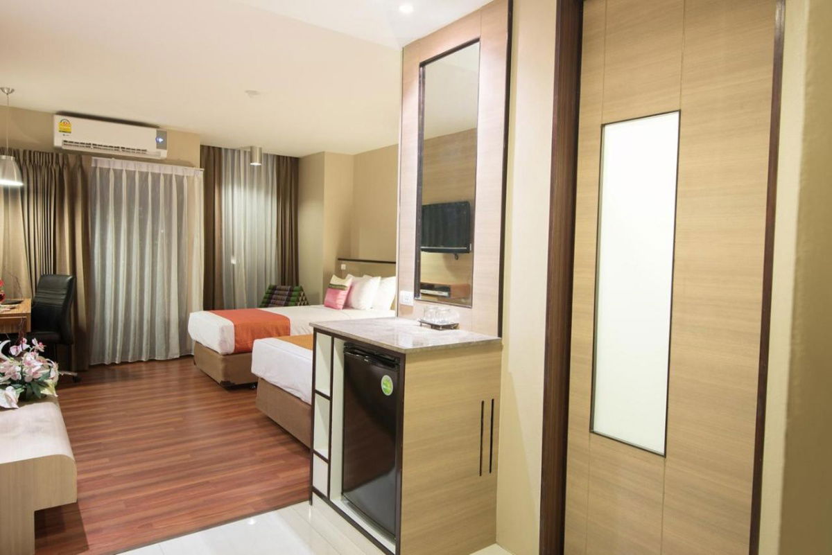 picture 4-star hotel for sale, 90 rooms, ready to continue operations immediately. Luxurious and beautifully decorated, Soi Sukhumvit , near BTS station. - 13/18