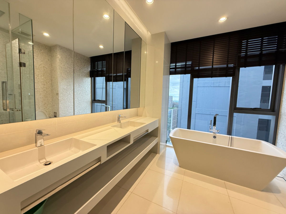 picture Luxury condo for Rent near BTS Phrom Phong station, 2 Bedroom 3 Bathroom, quiet neighborhood, private lift, contact for viewing! - 8/16