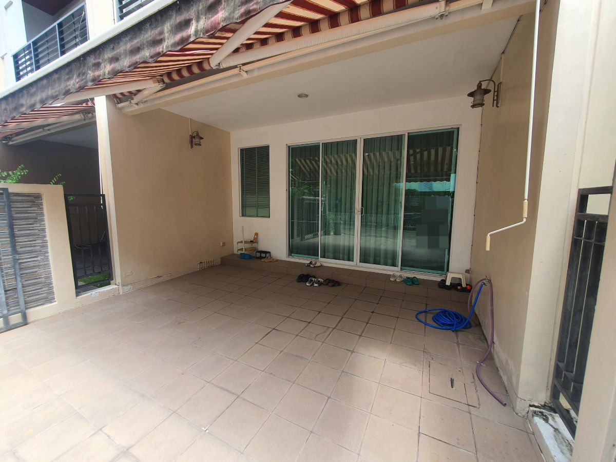 picture Luxury 3-Storey Townhome, Baan Klang Muang Ladprao 87 – Private Garden View - 21/27