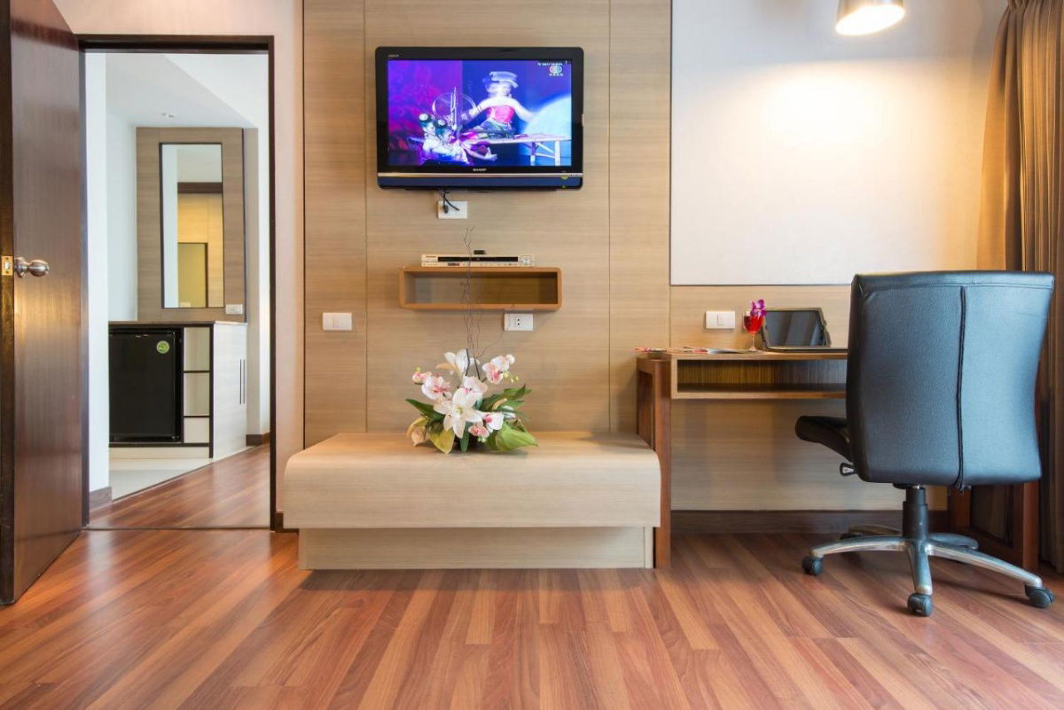 picture 4-star hotel for sale, 90 rooms, ready to continue operations immediately. Luxurious and beautifully decorated, Soi Sukhumvit , near BTS station. - 15/18