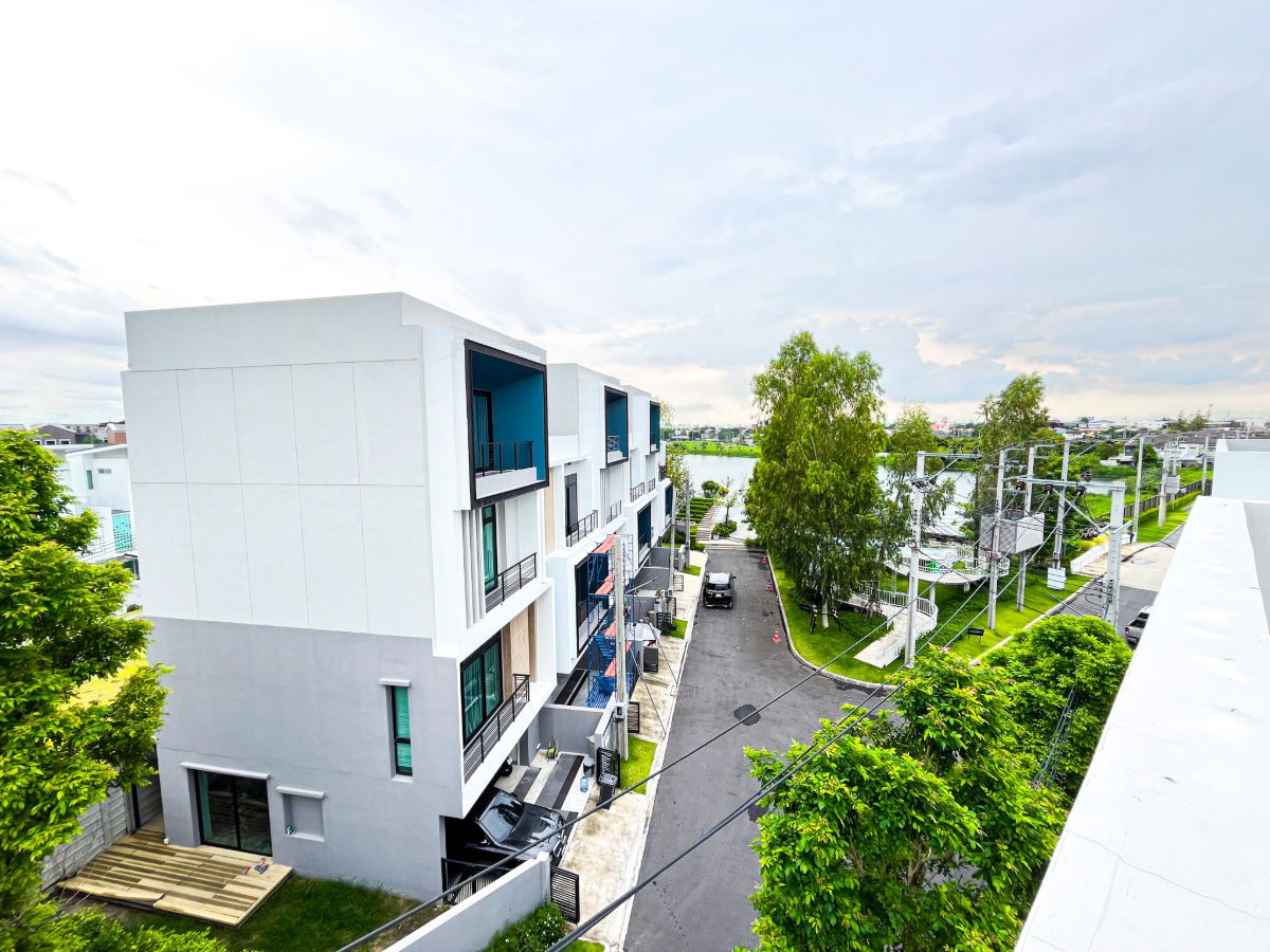 รูป ขายทาวน์โฮม3ชั้น+Rooftop เกษตรนวมินทร์ วิวทะเลสาบ แปลงมุม - รูปที่ 10/11