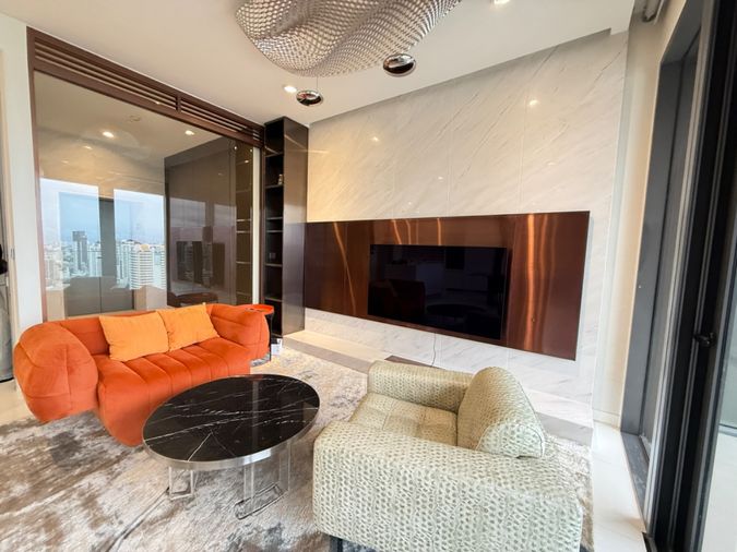 คอนโดหรูให้เช่า ใกล้ BTS สถานีพร้อมพงษ์ 2 ห้องนอน 3 ห้องน้ำ เงียบสงบ มีลิฟต์ส่วนตัว ติดต่อเพื่อเข้าชม!