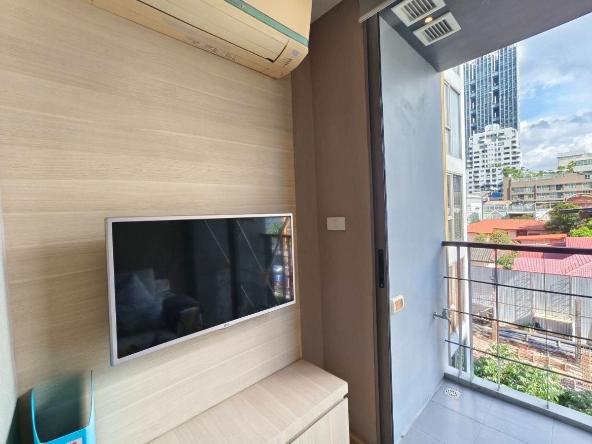 รูป คอนโดให้เช่า :Klass Silom Condo (คลาส สีลม คอนโด) ((Sala Daeng BTS Station ศาลาแดง )) MK-02  line @livingbkk - รูปที่ 3/14