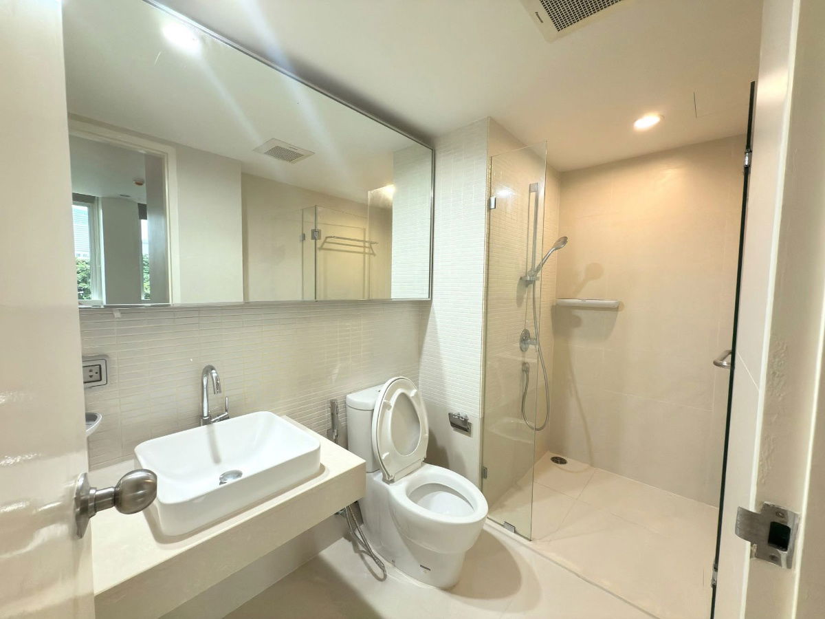 picture #R6050 🎉 010968 Condo for rent  Focus on Sala Daeng - 9/16