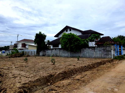 เช่าที่ดิน รร.แย้มจาดวิชชานุสรณ์  : ให้เช่าที่ดินเปล่า แนวรถไฟฟ้าสีชมพู รามอินทรา 65 แยก 4 (ซอยบุรุษพัฒน์ 3) 