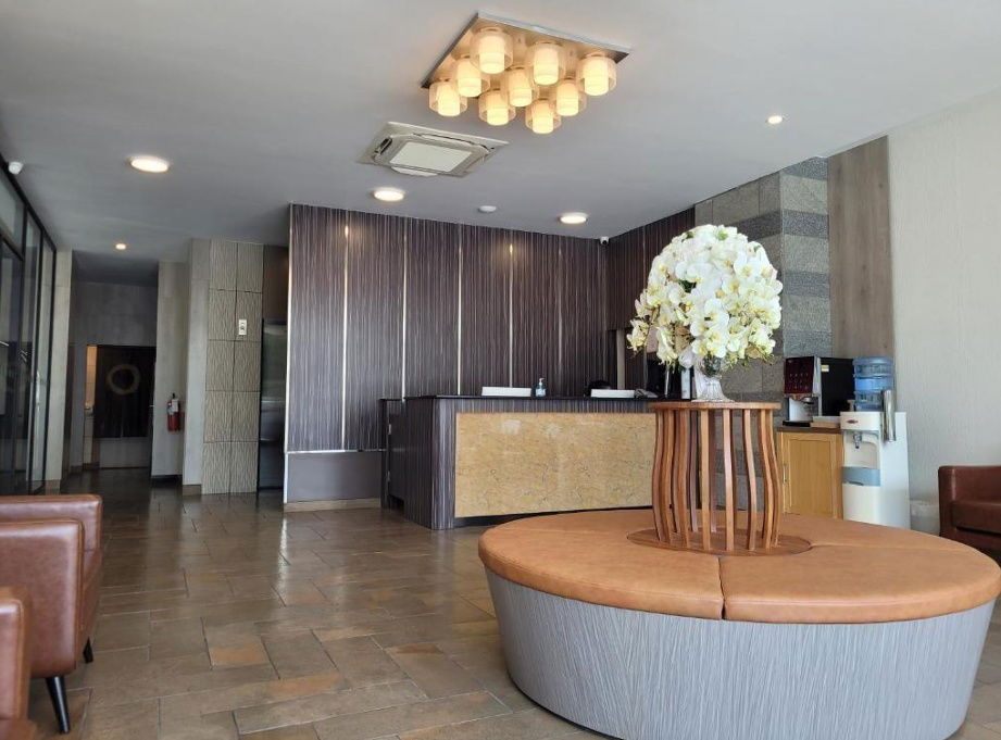 picture 4-star hotel for sale, 90 rooms, ready to continue operations immediately. Luxurious and beautifully decorated, Soi Sukhumvit , near BTS station. - 17/18