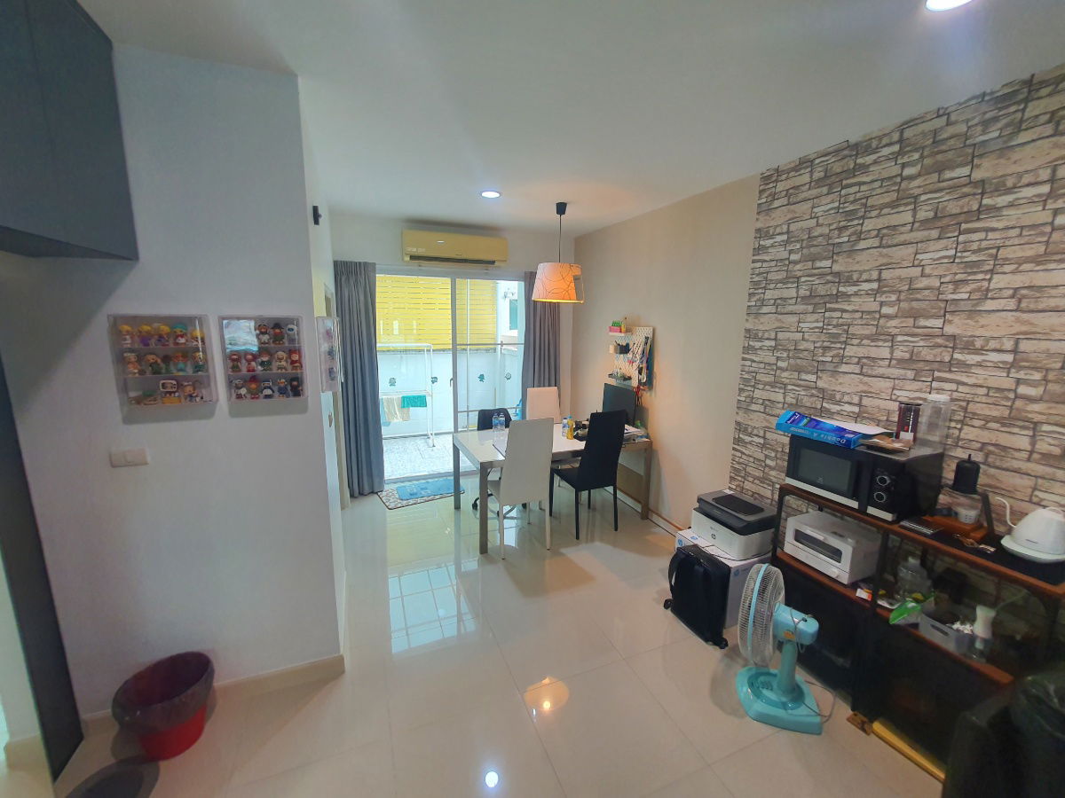 picture Luxury 3-Storey Townhome, Baan Klang Muang Ladprao 87 – Private Garden View - 19/27