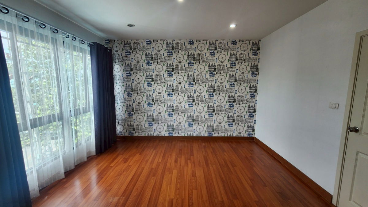 picture For Sale: Sena Town Nawamin Home Office, 3-Storey Building with Solar Cell System - 11/15