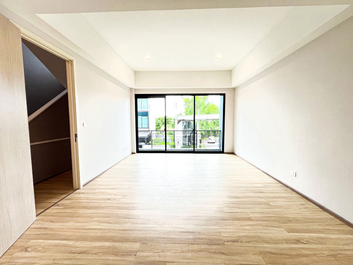 รูป ขายทาวน์โฮม3ชั้น+Rooftop เกษตรนวมินทร์ วิวทะเลสาบ แปลงมุม - รูปที่ 8/11