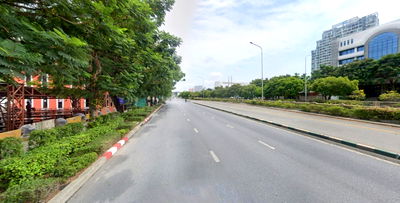 ที่ดิน สถาบันการพยาบาลศรีสวรินทิรา สภากาชาดไทย : ขายที่ดินพร้อมสิ่งปลูกสร้าง ซอย นราธิวาสราชนครินทร์ 15 !