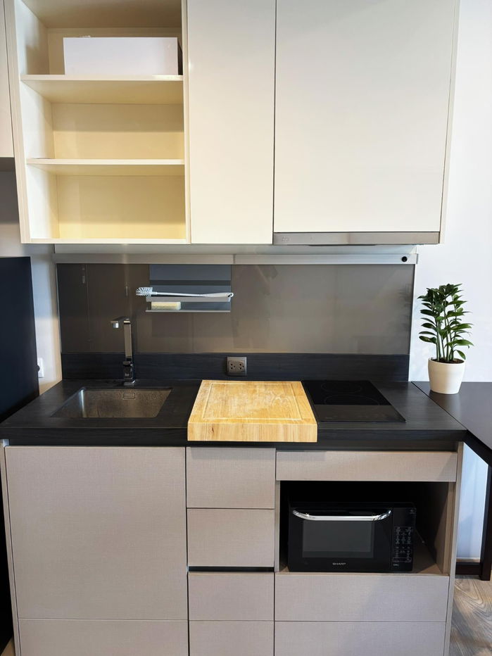 picture Urgent Rent!! Great Price! Beautifully Decorated Unit at Oka Haus Sukhumvit 36 - 8/9
