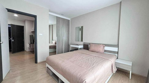 One Plus Suan dok 7 : For rent 11,000 THB/month Tel. 082-3899314 Khun Boo