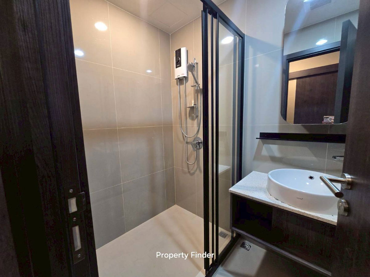 picture Condo for Rent : XT Huaikhwang  Schedule a viewing 👉 Line: @propertybkk1 - 19/21