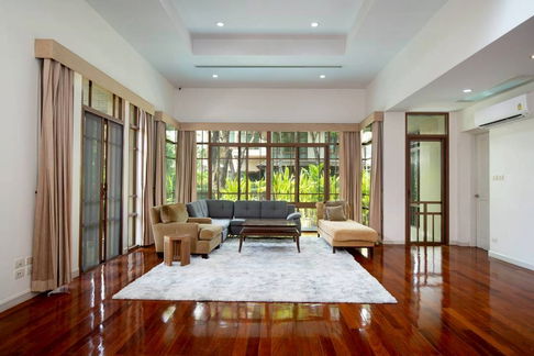 ♣ Luxury house ♣ Detached house 2 storey 110.00 sq.w. | 4 Bedrooms 5 Bathrooms | Near BTS Phra Khanong Station 2 minutes, Sukhumvit Hospital 4 minutes