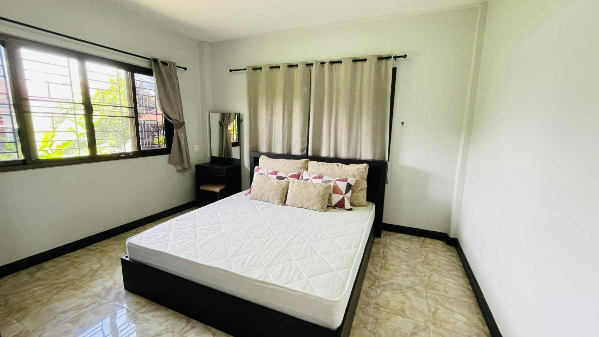 picture Private garden villa for rent. Large detached house with a 1.5-story layout , 3 bed rooms, 3 bath rooms - 9/25