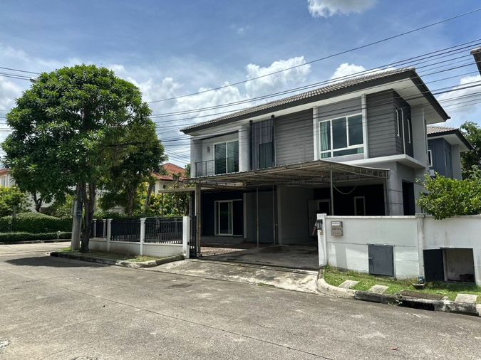4-bed house for sale, 63.8 sq wah, The Centro Watcharapol