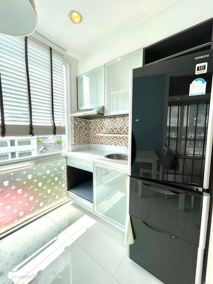 picture Citrine Sathorn Condo for sale, 100 meters from Wongwian Yai BTS Station Line OA: @017sfxil - 10/17