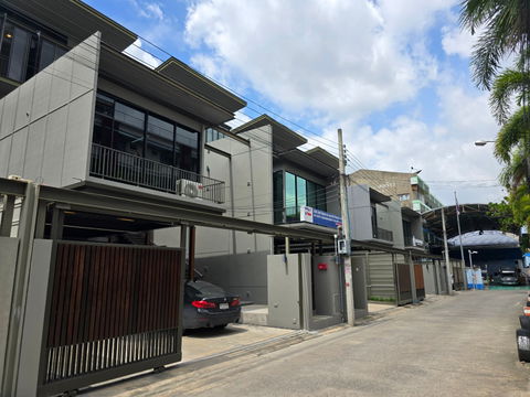 For Rent!! 4-Storey Home Office at THE PENTAS Ratchada–Rama 9 (Office Space, House for Rent, Single House for Rent)