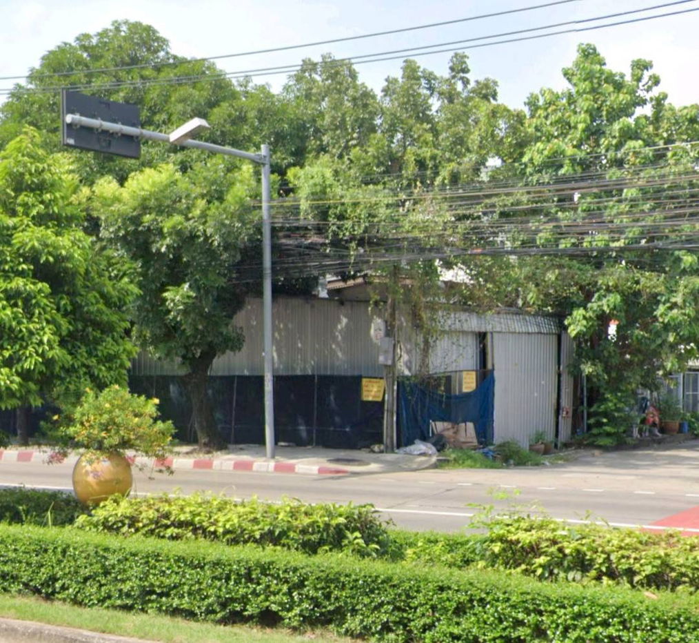 รูป ขายบ้านแฝด ราคาถูก ติดถนนนวมินทร์ ทำเลดี ใกล้ตลาดปางกะปิ เดินทางสะดวก - รูปที่ 1/3