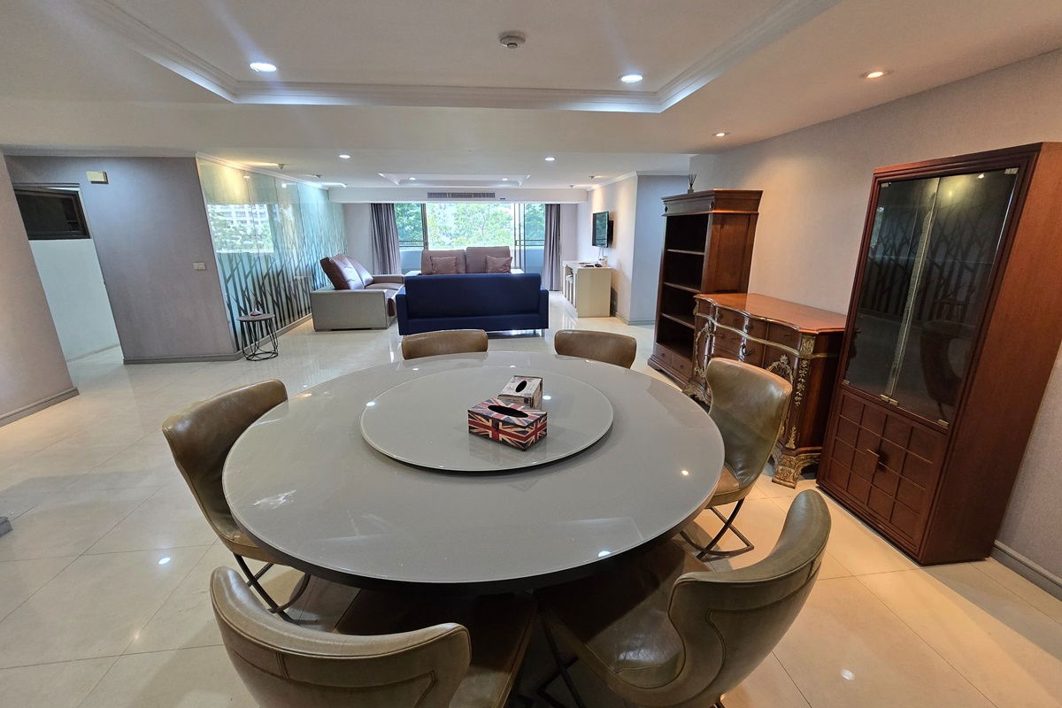 picture Large 3 bedroom for sale in Asoke - 5/14