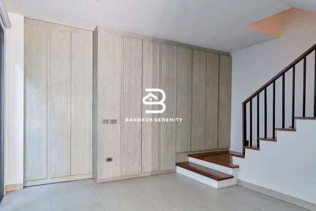 picture Townhouse for rent in Sukhumvit-Prompong - 6/19