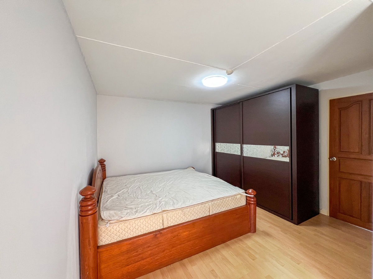 picture Super Deal! Rare Spacious Unit — For Sale at Lumpini Center Ladprao 111, Only 400m to MRT Bangkapi - 5/12