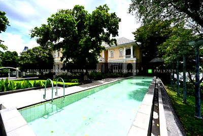 Houses for sale Lat Phrao : The Royal Residence Kaset Nawamin - Super luxury colonial style house with private swimming pool & garden