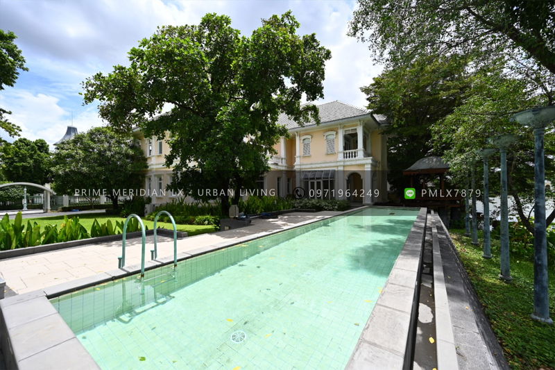 Houses for sale : The Royal Residence Kaset Nawamin - Super luxury colonial style house with private swimming pool & garden