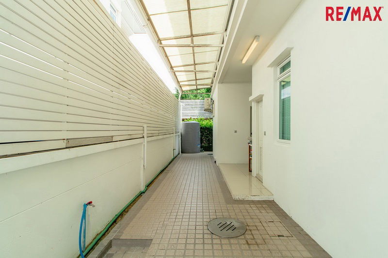 รูป ขายบ้านเดี่ยว แกรนด์ บางกอก บูเลอร์วาร์ด เพชรเกษม - ปิ่นเกล้า ถ.กาญจนาภิเษก บางแค มีสระว่ายน้ำส่วนตัว 179.1 ตร.ว.   - รูปที่ 38/44