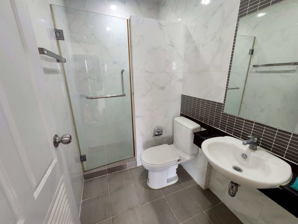 picture For Sale: Sena Town Nawamin Home Office, 3-Storey Building with Solar Cell System - 8/15